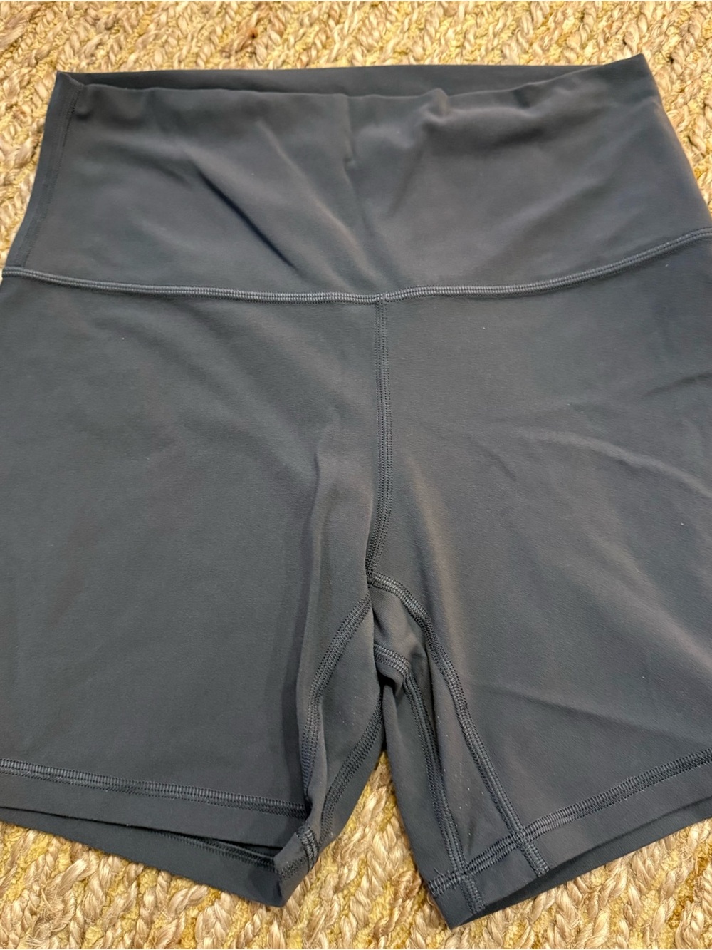 Lululemon Women’s Olive Green Biker Shorts Size Small